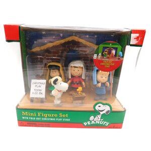 Forever Fun Peanuts Mini Figure Set Fold Out Christmas Play Stage Nativity 2013